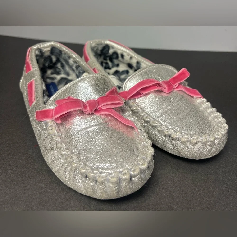 Stride‎ Rite- Silver Girls Moccasins- Size: 11/12, Pre-Owned